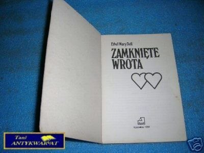ZAMKNIĘTE WROTA - E.M.Dell