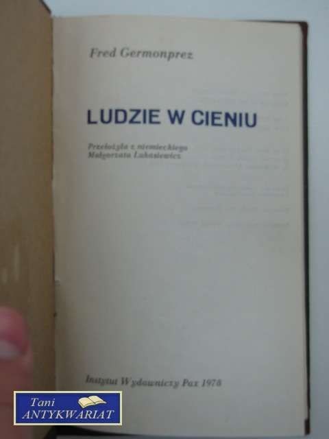LUDZIE W CIENIU