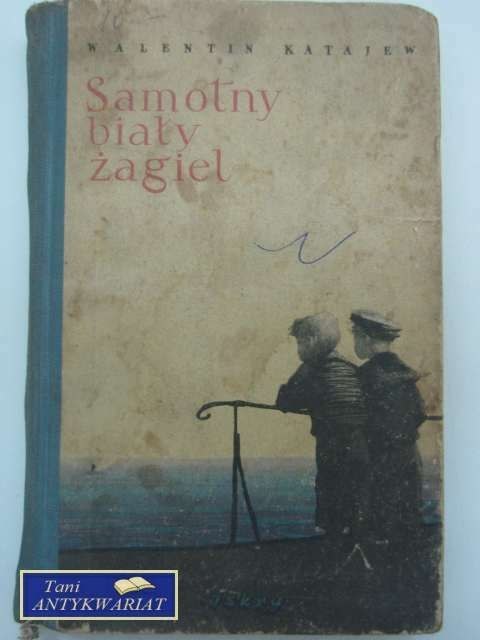SAMOTNY BIAŁY ŻAGIEL