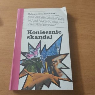 Koniecznie skandal