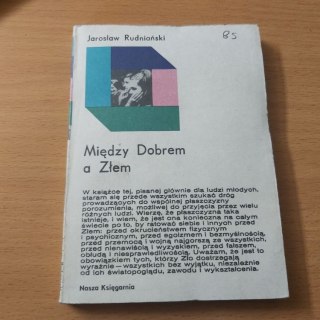Między dobrem a złem