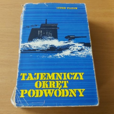 Tajemniczy okręt podwodny