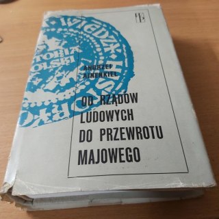 Od rządów ludowych do przewrotu majowego