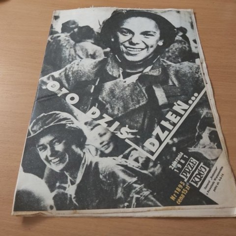 Przekrój nr 1895 z 2 sierpnia 1981 roku.