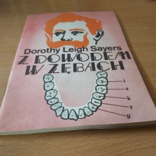 Z dowodem w zębach