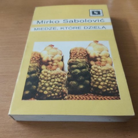 Miedze, którą dzielą