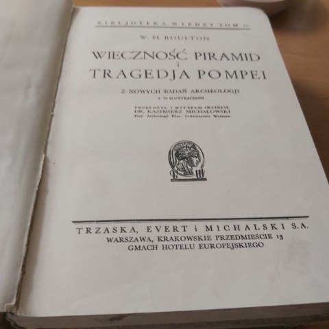 Wieczność piramid i tragedia pompei