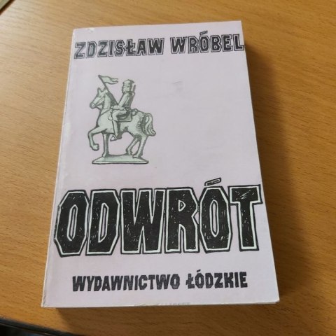 Odwrót - książka napisana przez Zdzisława Wróbla